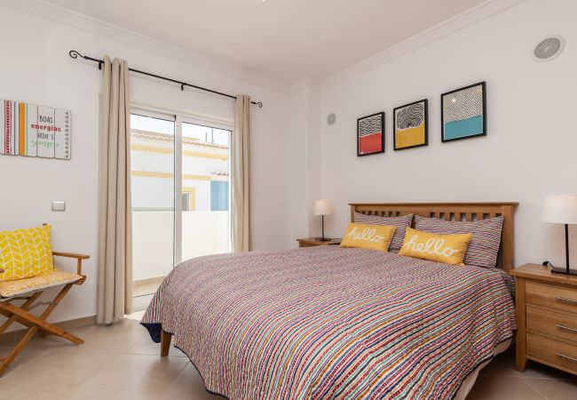 Condomínio em Manta Rota - Moradia de 4 quartos em condomínio com piscina by AlgarveManta (16V4) Condomínio em Manta Rota - Moradia de 4 quartos em condomínio com piscina by AlgarveManta (16V4)