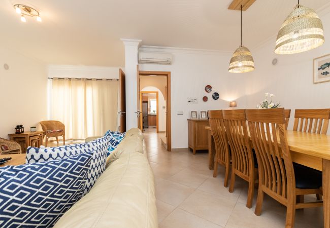 Condomínio em Manta Rota - Moradia de 4 quartos em condomínio com piscina by AlgarveManta (16V4) Condomínio em Manta Rota - Moradia de 4 quartos em condomínio com piscina by AlgarveManta (16V4)