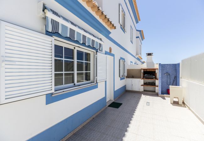 Condomínio em Manta Rota - Moradia de 4 quartos em condominio com piscina by AlgarveManta (17V4) Condomínio em Manta Rota - Moradia de 4 quartos em condominio com piscina by AlgarveManta (17V4)