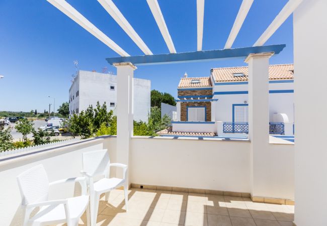 Condomínio em Manta Rota - Moradia de 4 quartos em condominio com piscina by AlgarveManta (17V4) Condomínio em Manta Rota - Moradia de 4 quartos em condominio com piscina by AlgarveManta (17V4)