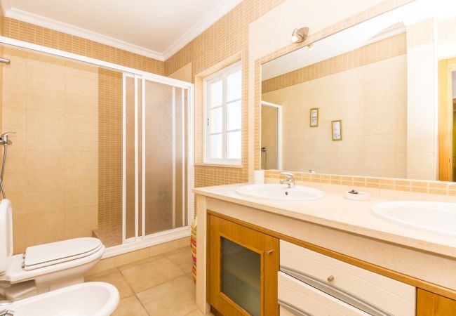 Condomínio em Manta Rota - Moradia de 4 quartos em condominio com piscina by AlgarveManta (17V4) Condomínio em Manta Rota - Moradia de 4 quartos em condominio com piscina by AlgarveManta (17V4)