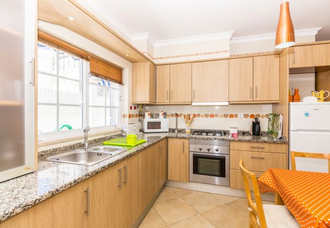 Condomínio em Manta Rota - Moradia de 4 quartos em condominio com piscina by AlgarveManta (17V4) Condomínio em Manta Rota - Moradia de 4 quartos em condominio com piscina by AlgarveManta (17V4)