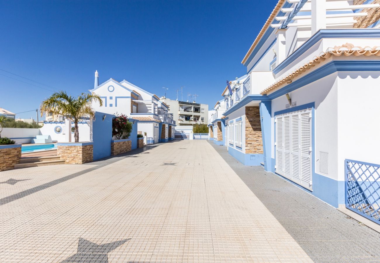 Condomínio em Manta Rota - Moradia de 4 quartos em condominio com piscina by AlgarveManta (17V4)