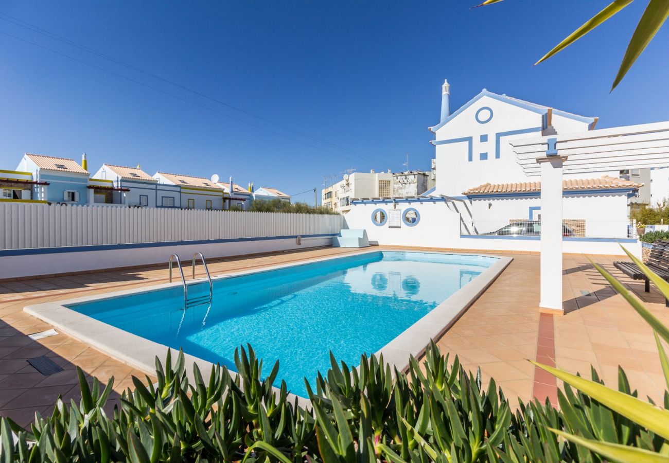 Condomínio em Manta Rota - Moradia de 4 quartos em condominio com piscina by AlgarveManta (17V4)