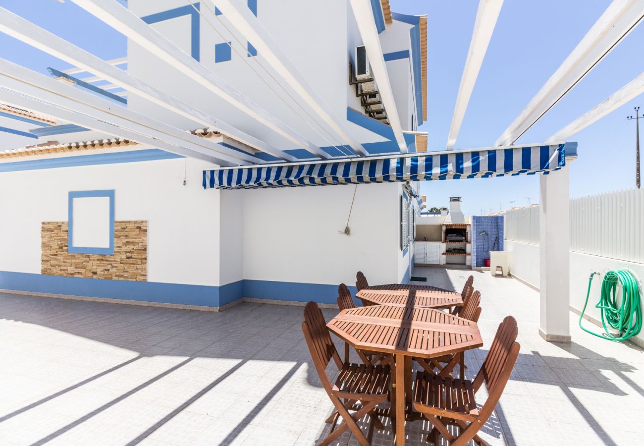 Condomínio em Manta Rota - Moradia de 4 quartos em condominio com piscina by AlgarveManta (17V4)
