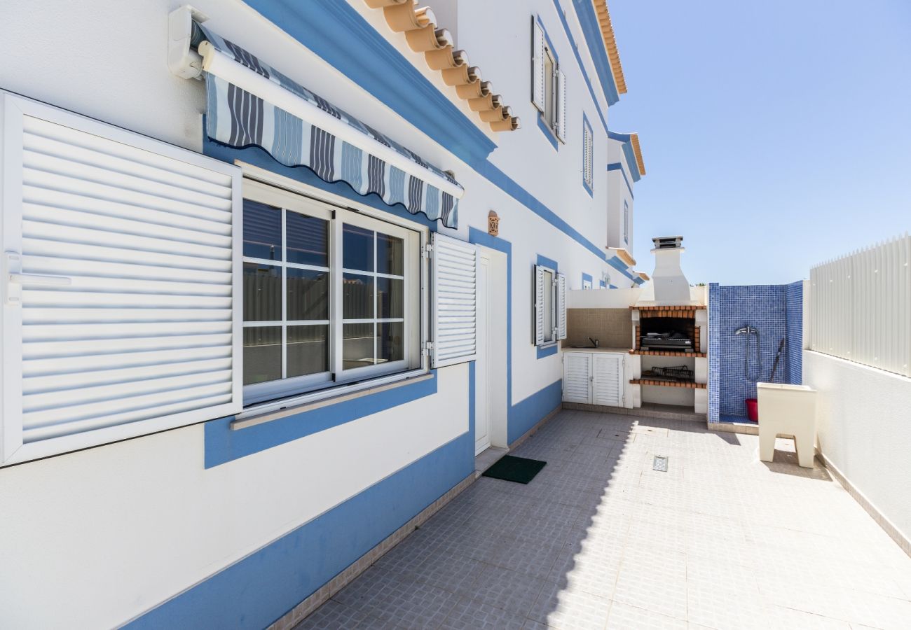 Condomínio em Manta Rota - Moradia de 4 quartos em condominio com piscina by AlgarveManta (17V4)