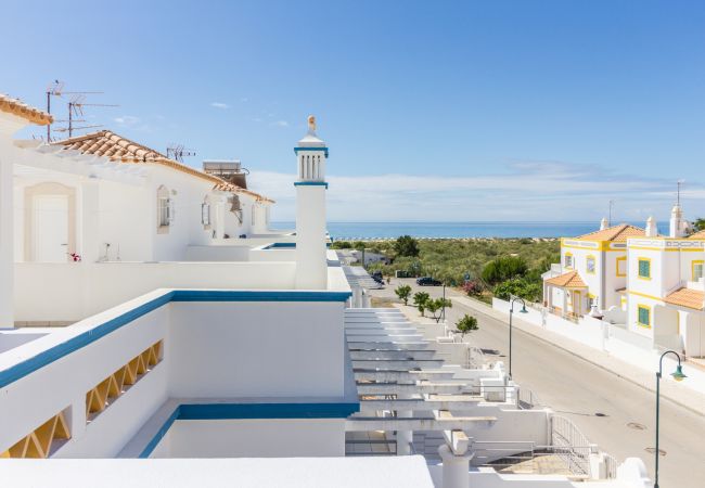 Casa em Manta Rota - Moradia a 50m da praia com piscina privada e WIFI by AlgarveManta (42V3) Casa em Manta Rota - Moradia a 50m da praia com piscina privada e WIFI by AlgarveManta (42V3)