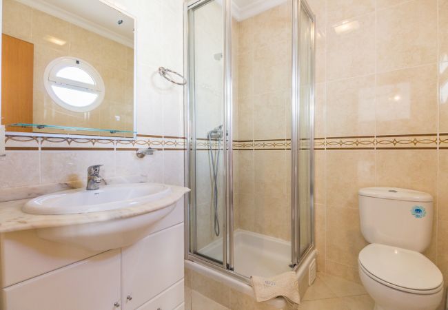 Casa em Manta Rota - Moradia a 50m da praia com piscina privada e WIFI by AlgarveManta (42V3) Casa em Manta Rota - Moradia a 50m da praia com piscina privada e WIFI by AlgarveManta (42V3)