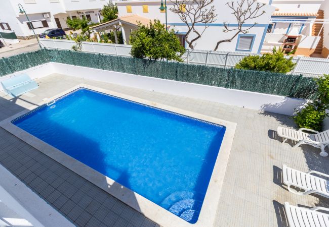 Casa em Manta Rota - Moradia a 50m da praia com piscina privada e WIFI by AlgarveManta (42V3) Casa em Manta Rota - Moradia a 50m da praia com piscina privada e WIFI by AlgarveManta (42V3)