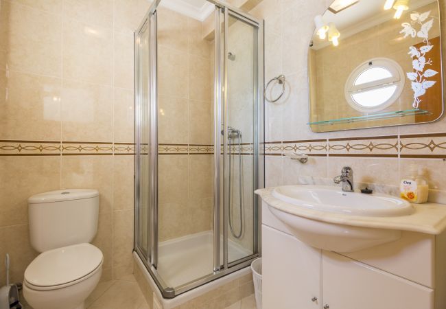 Casa em Manta Rota - Moradia a 50m da praia com piscina privada e WIFI by AlgarveManta (42V3) Casa em Manta Rota - Moradia a 50m da praia com piscina privada e WIFI by AlgarveManta (42V3)