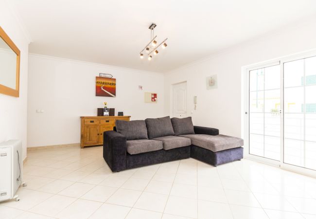 Casa em Manta Rota - Moradia a 50m da praia com piscina privada e WIFI by AlgarveManta (42V3) Casa em Manta Rota - Moradia a 50m da praia com piscina privada e WIFI by AlgarveManta (42V3)