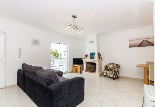 Casa em Manta Rota - Moradia a 50m da praia com piscina privada e WIFI by AlgarveManta (42V3) Casa em Manta Rota - Moradia a 50m da praia com piscina privada e WIFI by AlgarveManta (42V3)