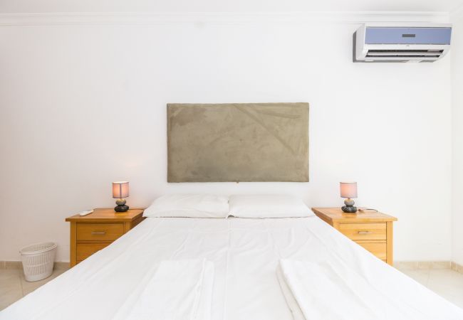 Casa em Manta Rota - Moradia a 50m da praia com piscina privada e WIFI by AlgarveManta (42V3) Casa em Manta Rota - Moradia a 50m da praia com piscina privada e WIFI by AlgarveManta (42V3)