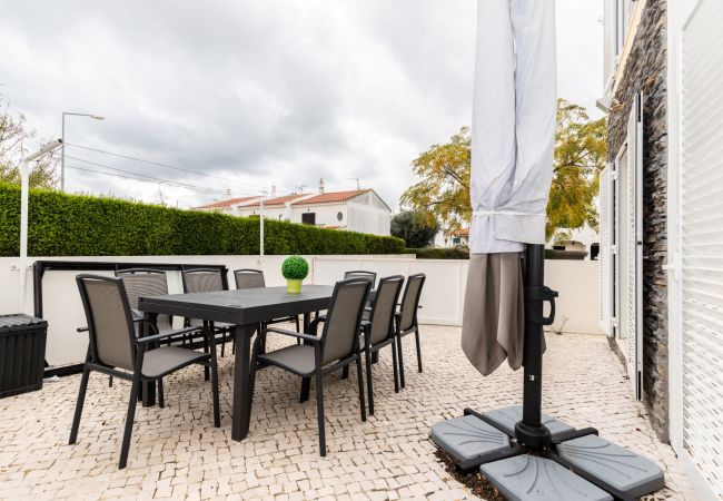 Casa geminada em Manta Rota - Moradia moderna a 6 minutos da praia by AlgarveManta (34V3) Casa geminada em Manta Rota - Moradia moderna a 6 minutos da praia by AlgarveManta (34V3)