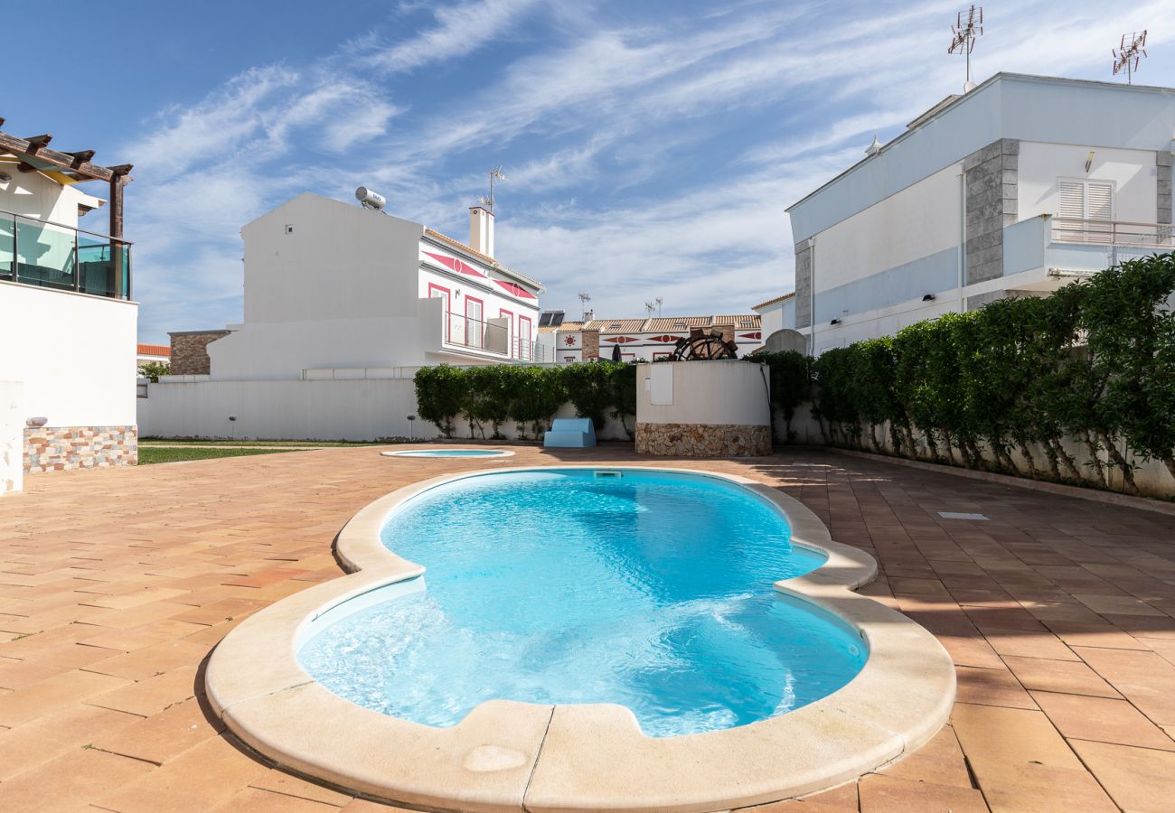 Condomínio em Manta Rota - Moradia V3 com piscina comum by AlgarveManta (1V3)