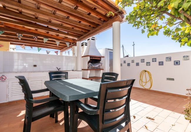 Casa geminada em Manta Rota - 17V2