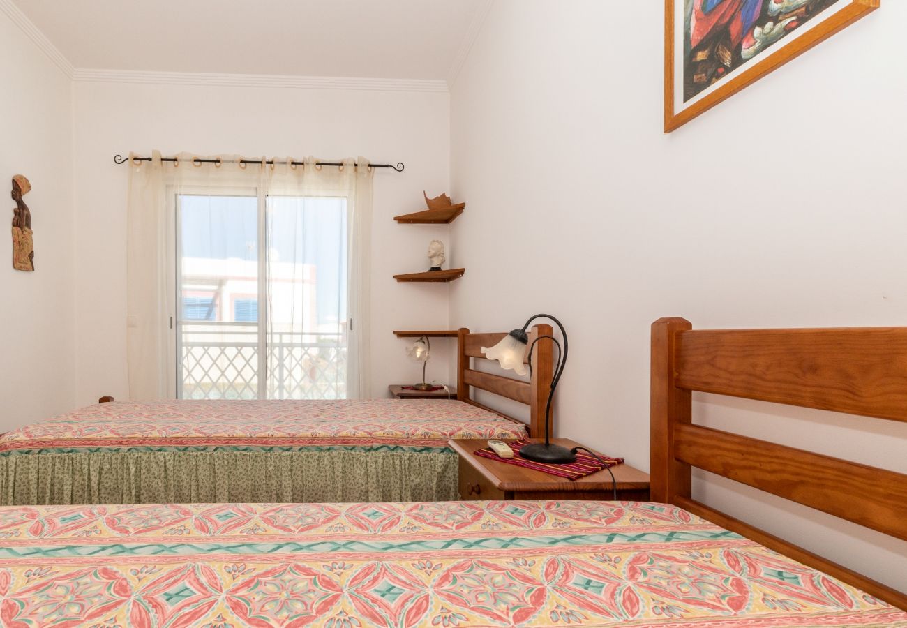 Casa geminada em Manta Rota - 17V2