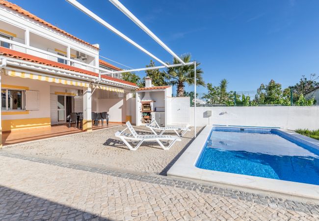 Casa em Manta Rota - Moradia com pisicna privada by AlgarveManta (7v4) Casa em Manta Rota - Moradia com pisicna privada by AlgarveManta (7v4)