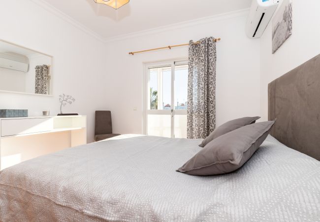 Casa em Manta Rota - Moradia com pisicna privada by AlgarveManta (7v4) Casa em Manta Rota - Moradia com pisicna privada by AlgarveManta (7v4)