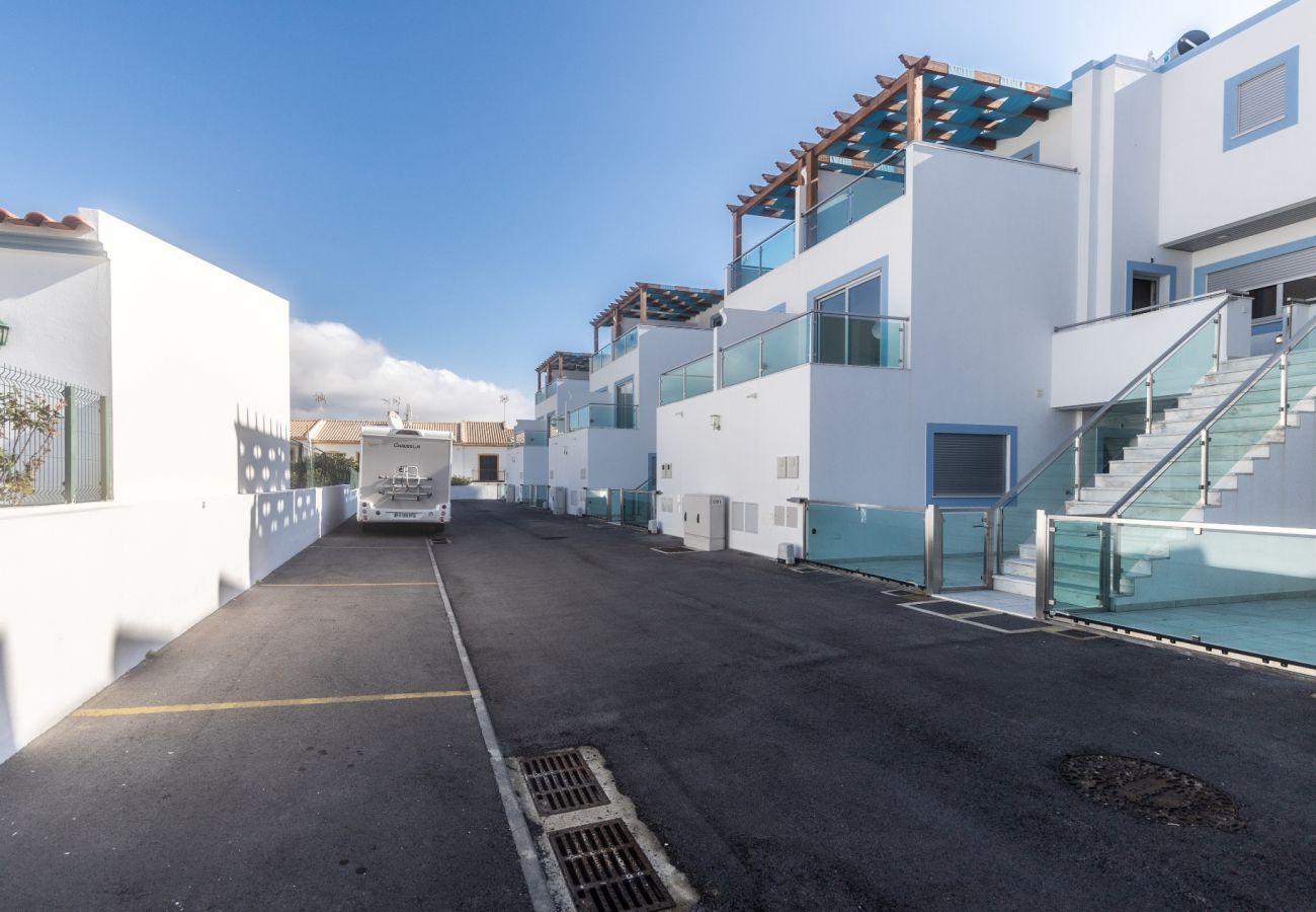 Apartamento em Manta Rota -  Apartamento em condomínio com piscina a 700m da praia by AlgarveManta (1T3)