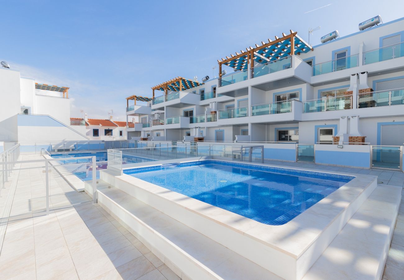 Apartamento em Manta Rota -  Apartamento em condomínio com piscina a 700m da praia by AlgarveManta (1T3)