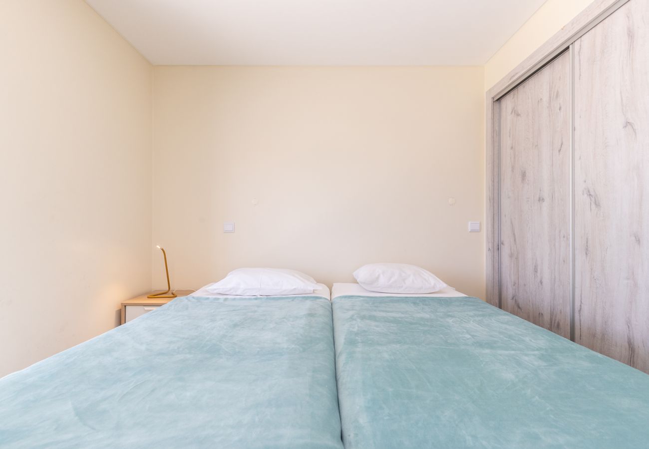 Apartamento em Manta Rota -  Apartamento em condomínio com piscina a 700m da praia by AlgarveManta (1T3)