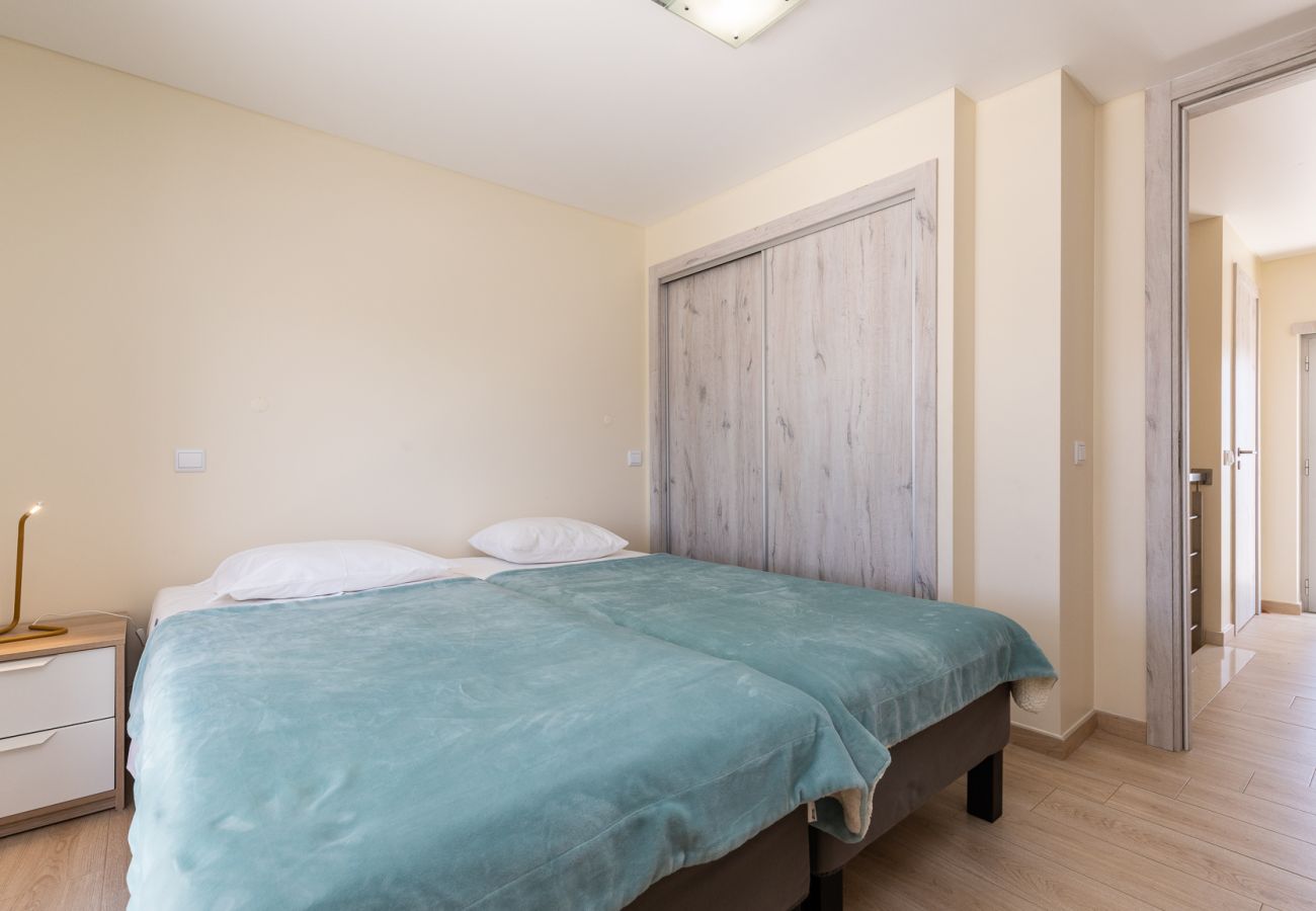 Apartamento em Manta Rota -  Apartamento em condomínio com piscina a 700m da praia by AlgarveManta (1T3)