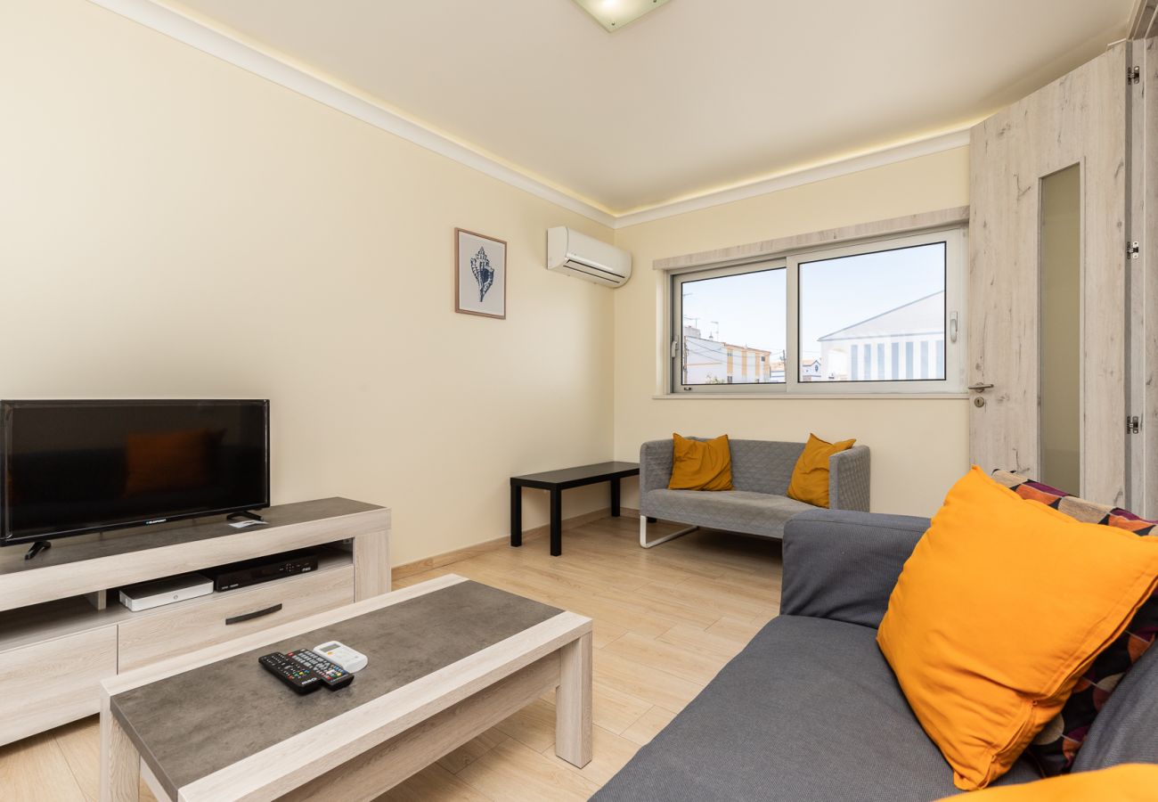 Apartamento em Manta Rota -  Apartamento em condomínio com piscina a 700m da praia by AlgarveManta (1T3)