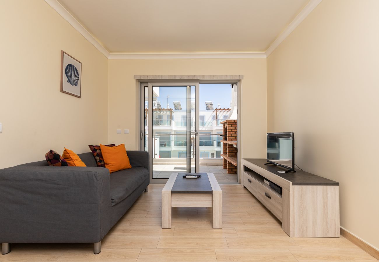 Apartamento em Manta Rota -  Apartamento em condomínio com piscina a 700m da praia by AlgarveManta (1T3)