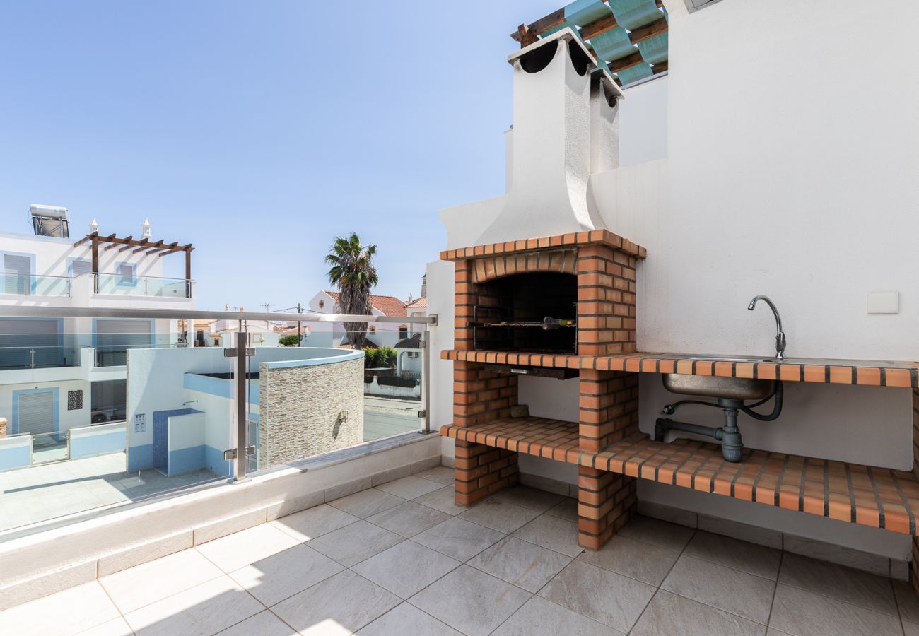 Apartamento em Manta Rota -  Apartamento em condomínio com piscina a 700m da praia by AlgarveManta (1T3)