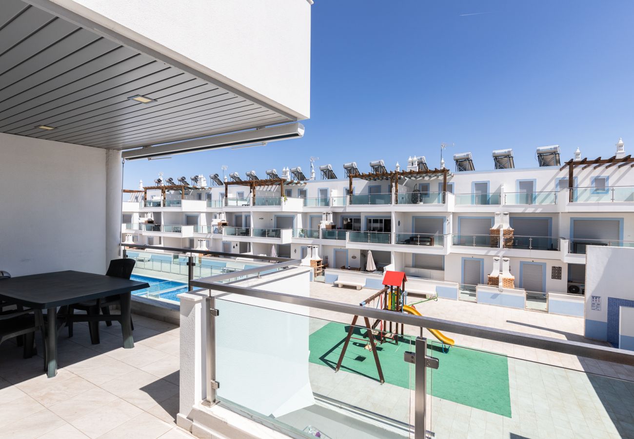 Apartamento em Manta Rota -  Apartamento em condomínio com piscina a 700m da praia by AlgarveManta (1T3)