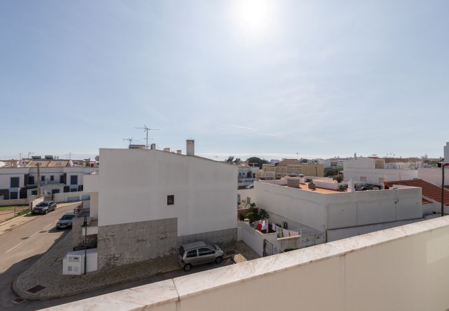 Casa em Vila Nova de Cacela - Moradia V4 com Piscina Privada em Vila Nova de Cacela by AlgarveManta (3V4) Casa em Vila Nova de Cacela - Moradia V4 com Piscina Privada em Vila Nova de Cacela by AlgarveManta (3V4)