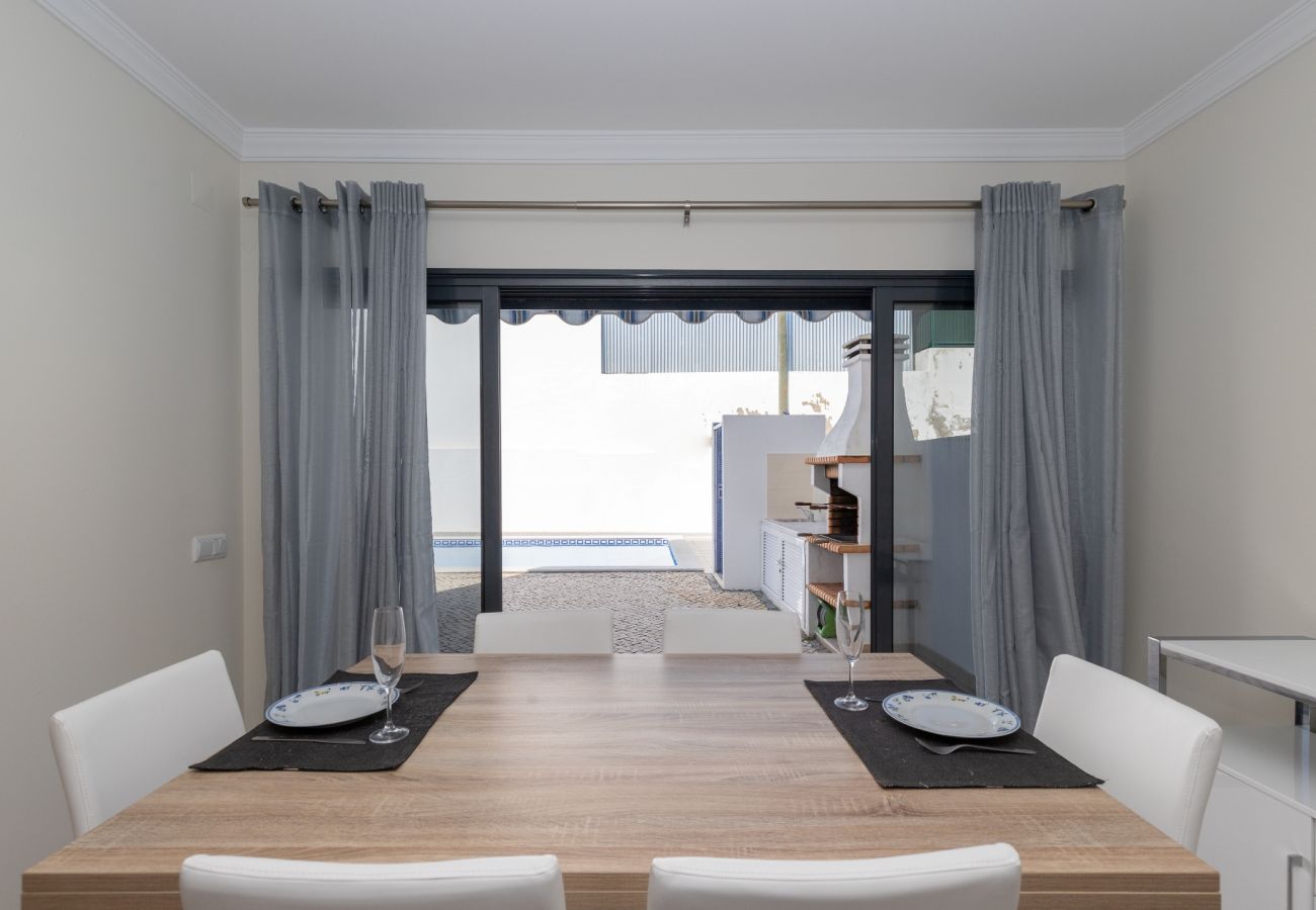 Casa em Vila Nova de Cacela - Moradia V4 com Piscina Privada em Vila Nova de Cacela by AlgarveManta (3V4)