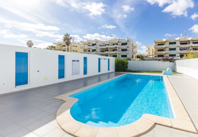 Apartamento em Manta Rota - Apartamento em condomínio com piscina a 100m da praia by AlgarveManta