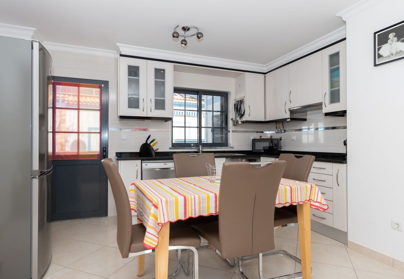 Apartamento em Manta Rota - Apartamento em condomínio com piscina a 100m da praia by AlgarveManta (6T3)