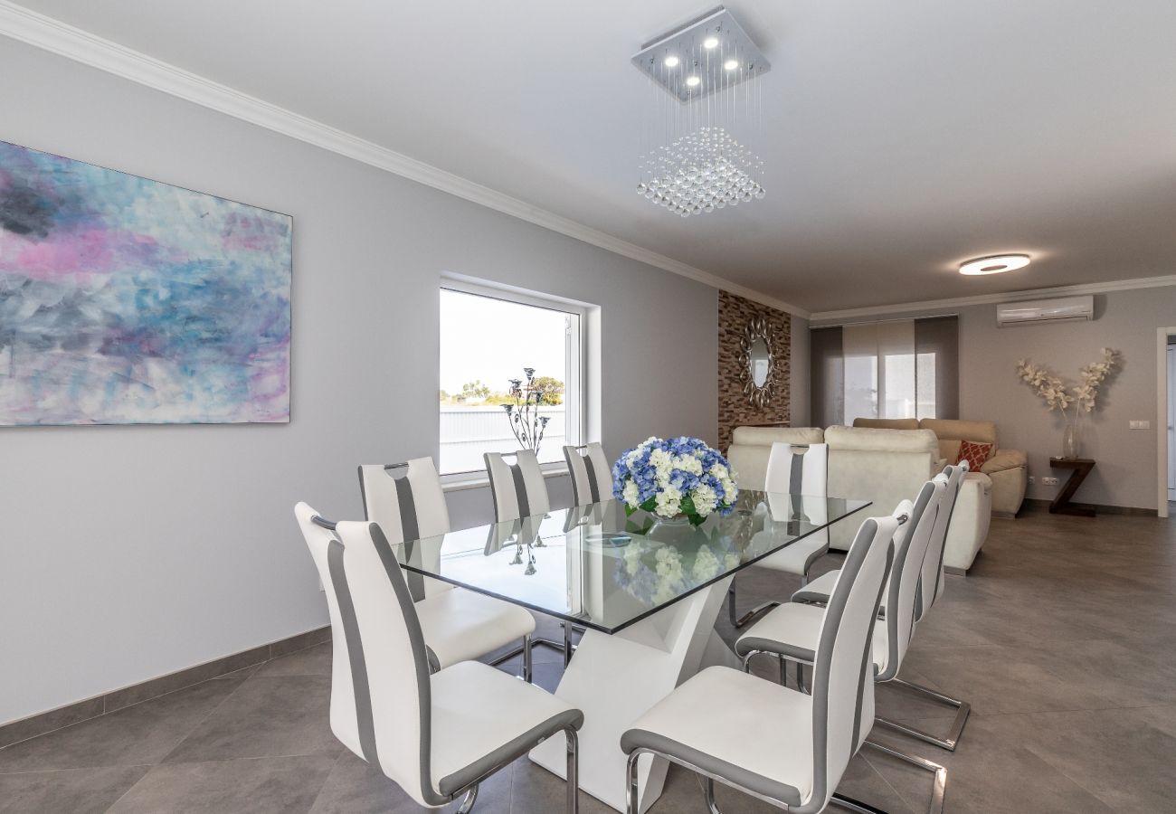 Casa em Manta Rota - Moradia com WIFI e piscina Privada by AlgarveManta (1V6)