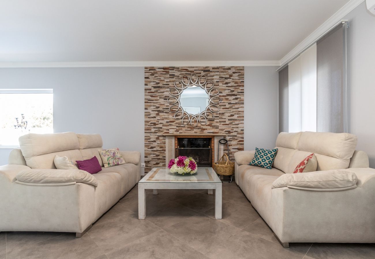 Casa em Manta Rota - Moradia com WIFI e piscina Privada by AlgarveManta (1V6)