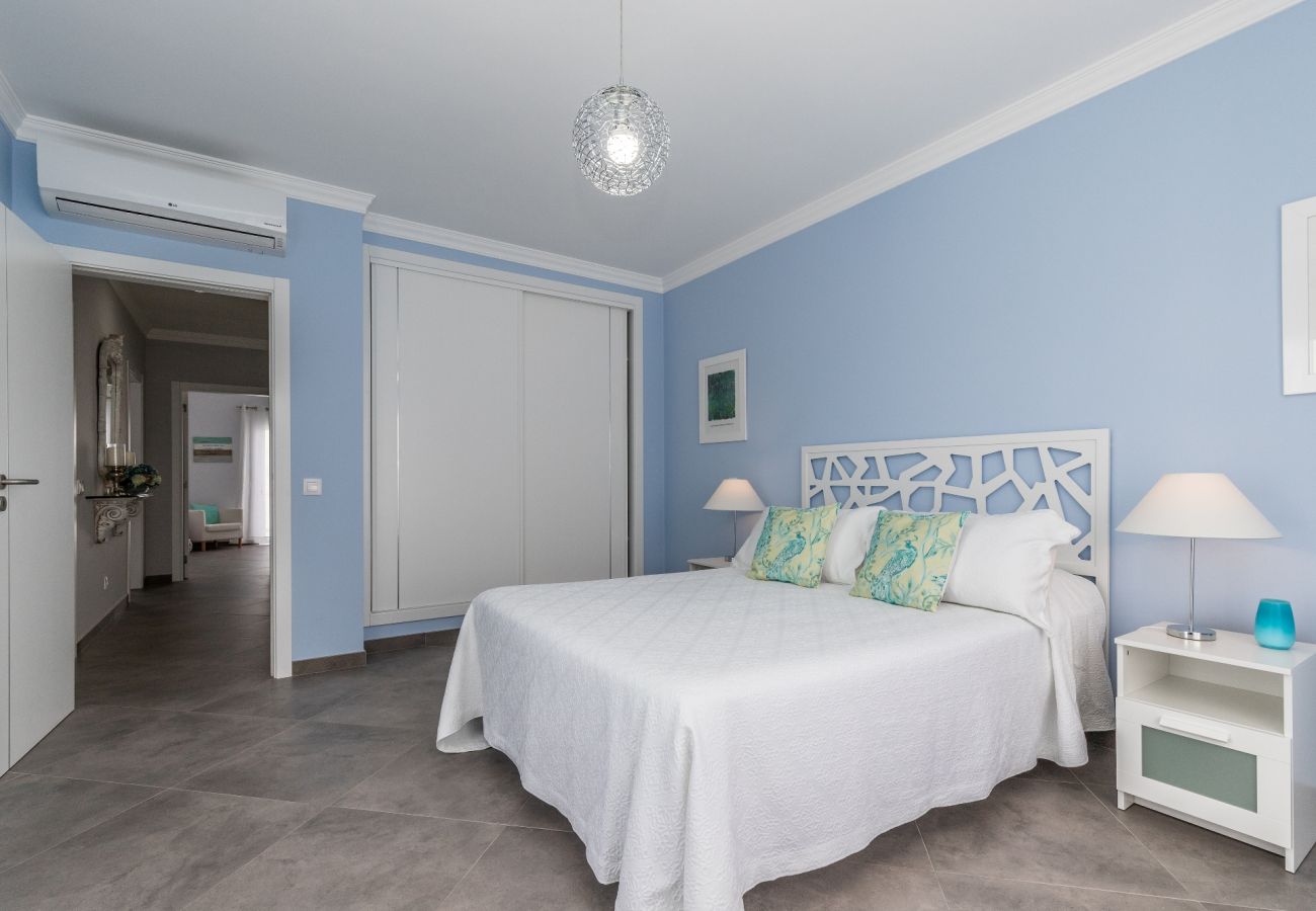 Casa em Manta Rota - Moradia com WIFI e piscina Privada by AlgarveManta (1V6)