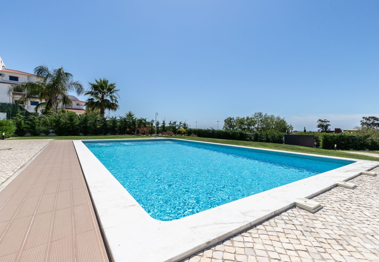 Casa geminada em Manta Rota - Moradia 4 quartos com piscina em condomínio by AlgarveManta (6V4)