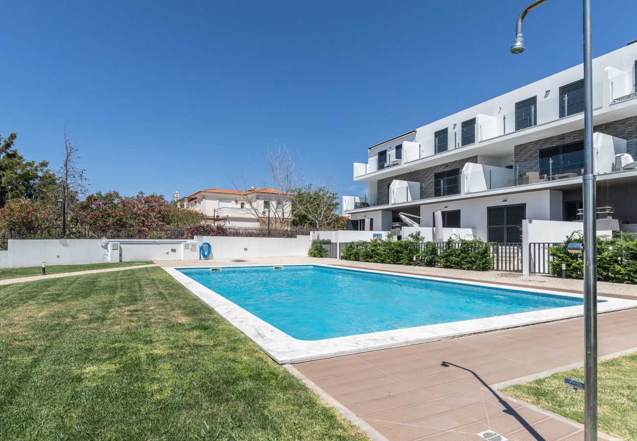 Casa geminada em Manta Rota - Moradia 4 quartos com piscina em condomínio by AlgarveManta (6V4)