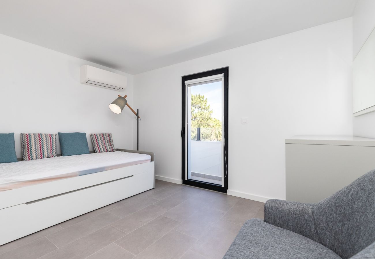 Casa geminada em Manta Rota - Moradia 4 quartos com piscina em condomínio by AlgarveManta (6V4)