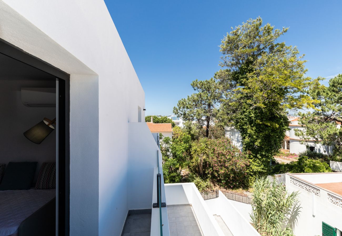 Casa geminada em Manta Rota - Moradia 4 quartos com piscina em condomínio by AlgarveManta (6V4)