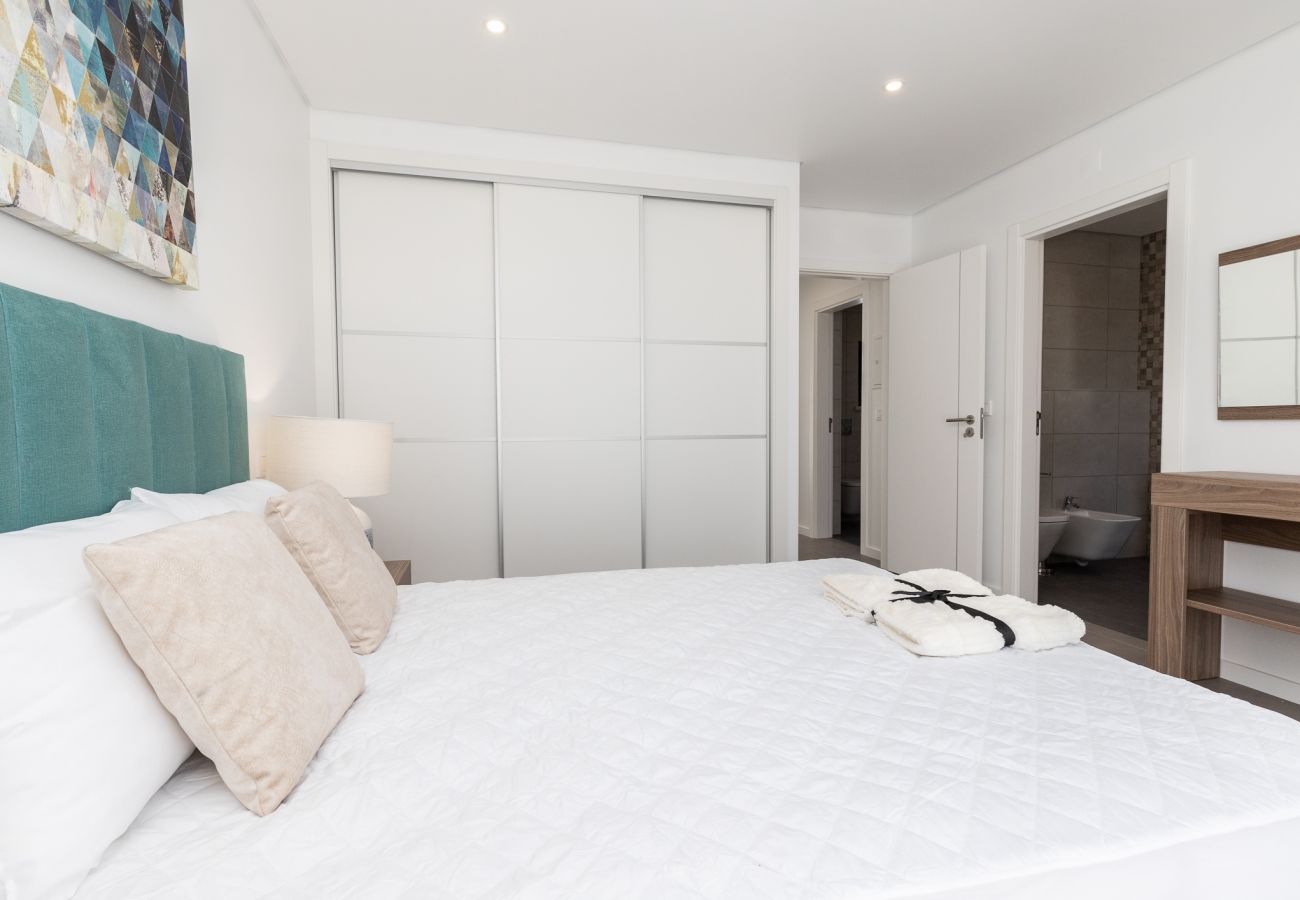 Casa geminada em Manta Rota - Moradia 4 quartos com piscina em condomínio by AlgarveManta (6V4)