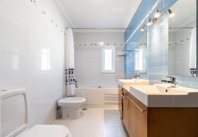 Condomínio em Manta Rota - Moradia  em condomínio com piscina e WIFI by AlgarveManta (8V4) Condomínio em Manta Rota - Moradia  em condomínio com piscina e WIFI by AlgarveManta (8V4)