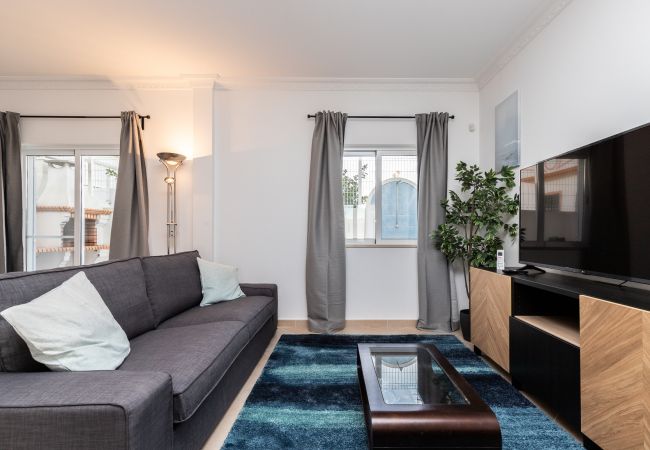 Condomínio em Manta Rota - Moradia  em condomínio com piscina e WIFI by AlgarveManta (8V4) Condomínio em Manta Rota - Moradia  em condomínio com piscina e WIFI by AlgarveManta (8V4)