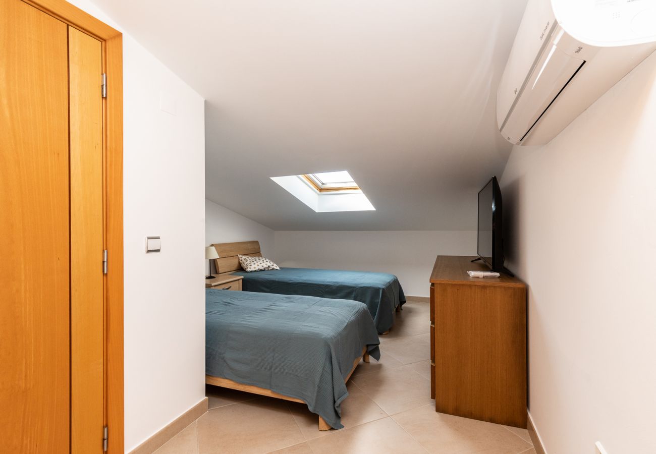 Condomínio em Manta Rota - Moradia  em condomínio com piscina e WIFI by AlgarveManta (8V4)