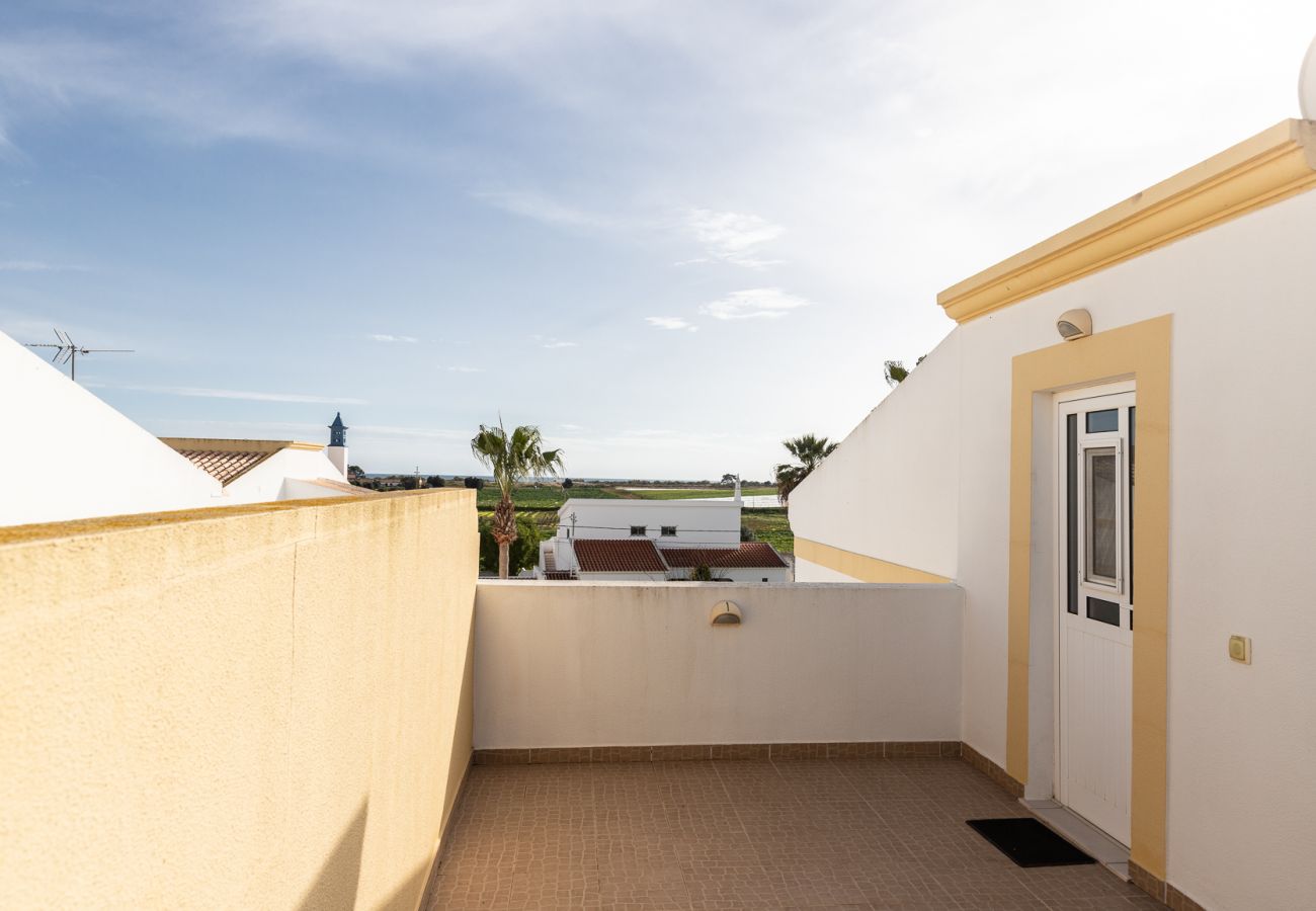 Condomínio em Manta Rota - Moradia  em condomínio com piscina e WIFI by AlgarveManta (8V4)