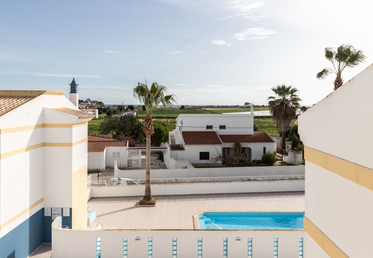 Condomínio em Manta Rota - Moradia  em condomínio com piscina e WIFI by AlgarveManta (8V4)