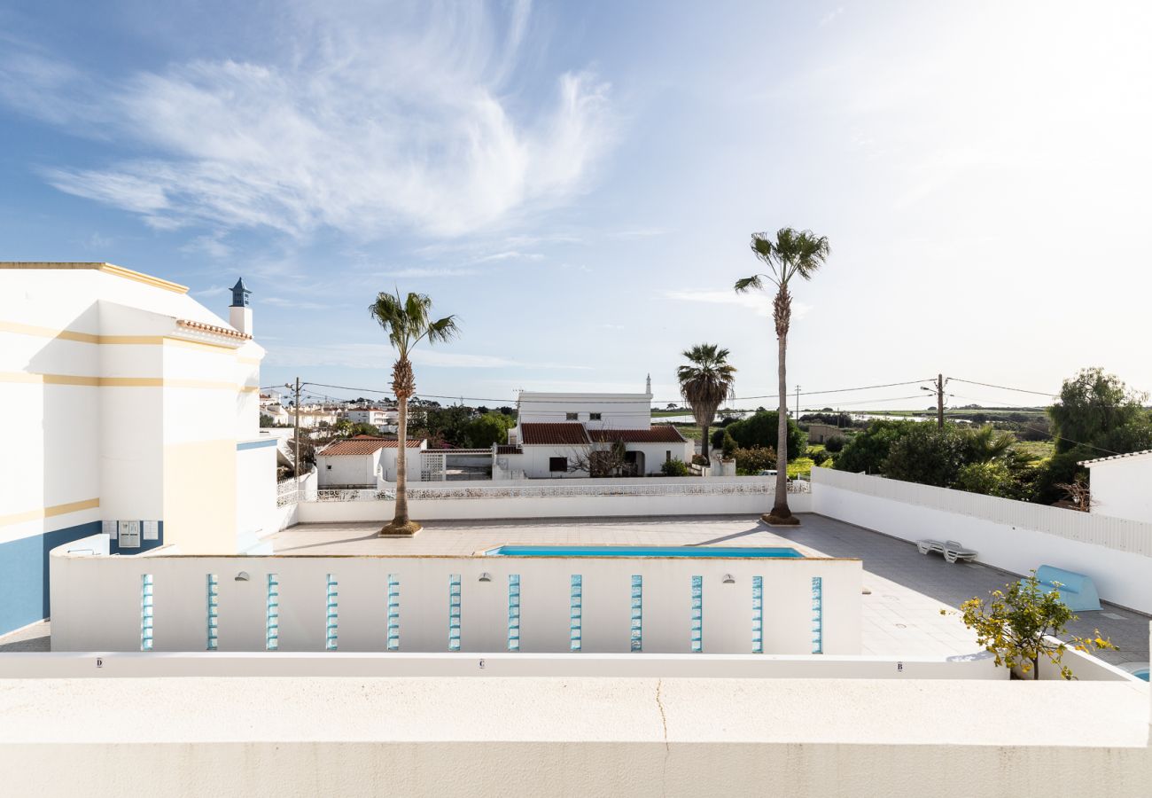 Condomínio em Manta Rota - Moradia  em condomínio com piscina e WIFI by AlgarveManta (8V4)