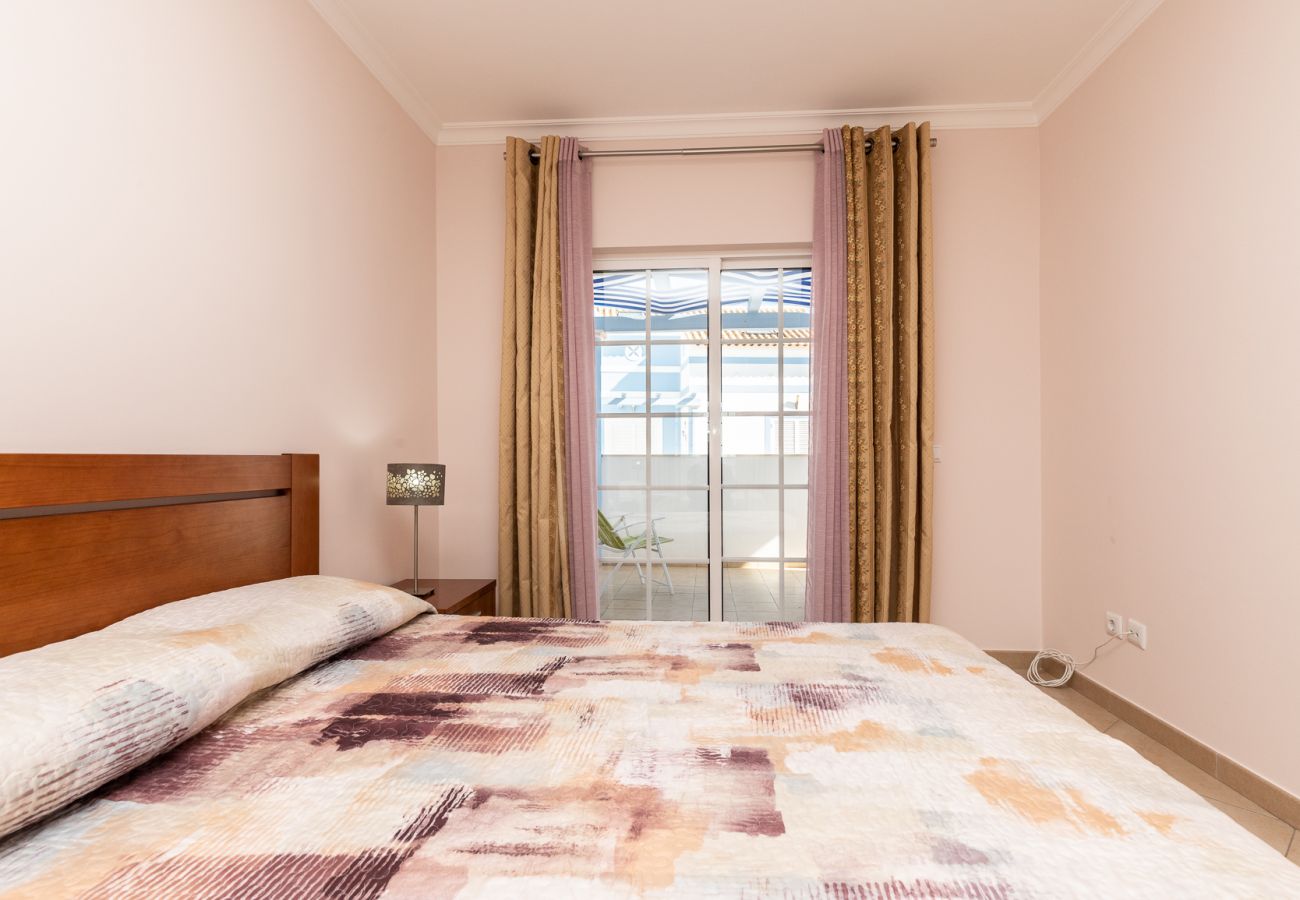 Casa geminada em Manta Rota - Moradia de 4 quartos em Condominio com piscina by AlgarveManta (9V4)